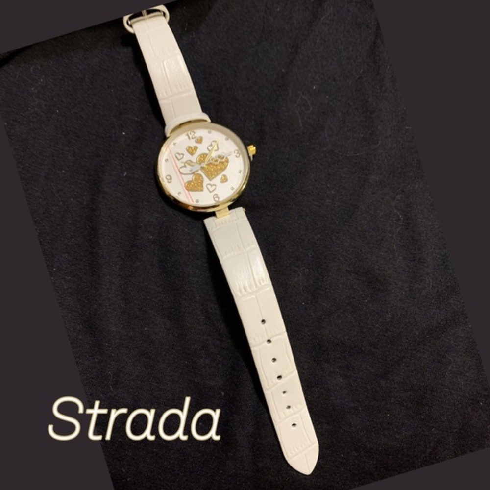 🌼White Wrist Watch